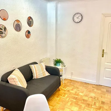 Acogedor Apartamento En Tetuan Madrid Exterior photo
